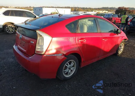 2011 Toyota Prius Three z USA, uszkodzony, nr VIN JTDKN3DU7B0299451